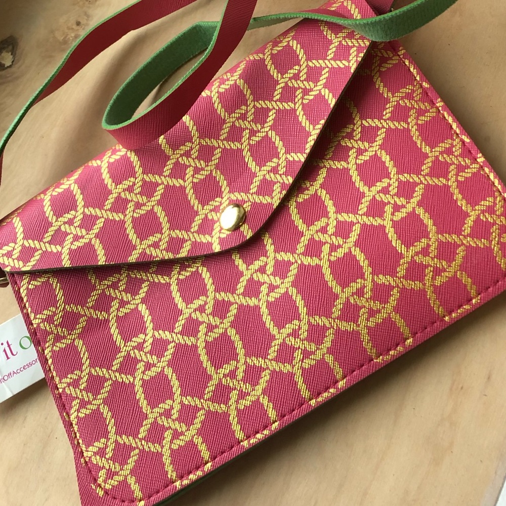 Top It Off ..... wristlet